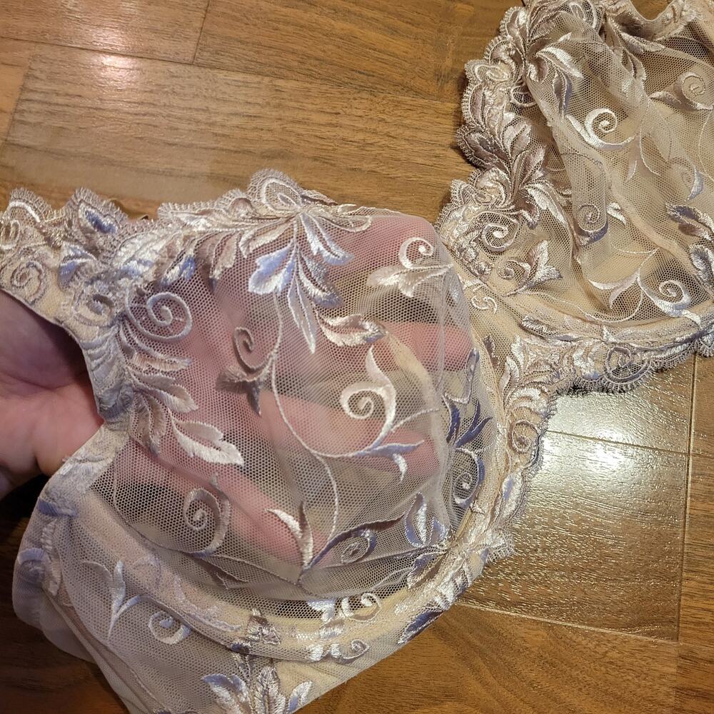 Soma, 32C | Lacy Lingerie Beige Bra Underwear - Picture 3 of 7